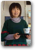 うちの奥さんがお茶をお出しします。 うちの奥さんがお茶をお出しします。